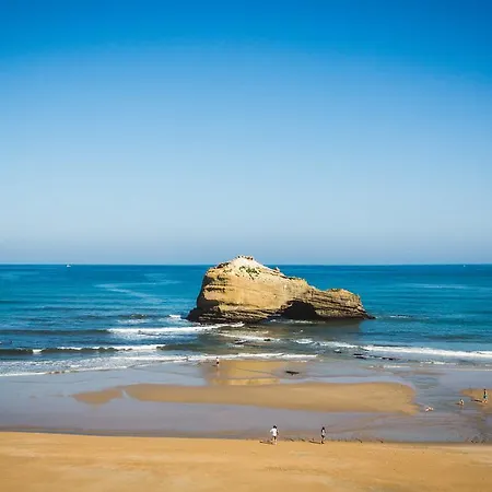 Les Vagues Apartment *